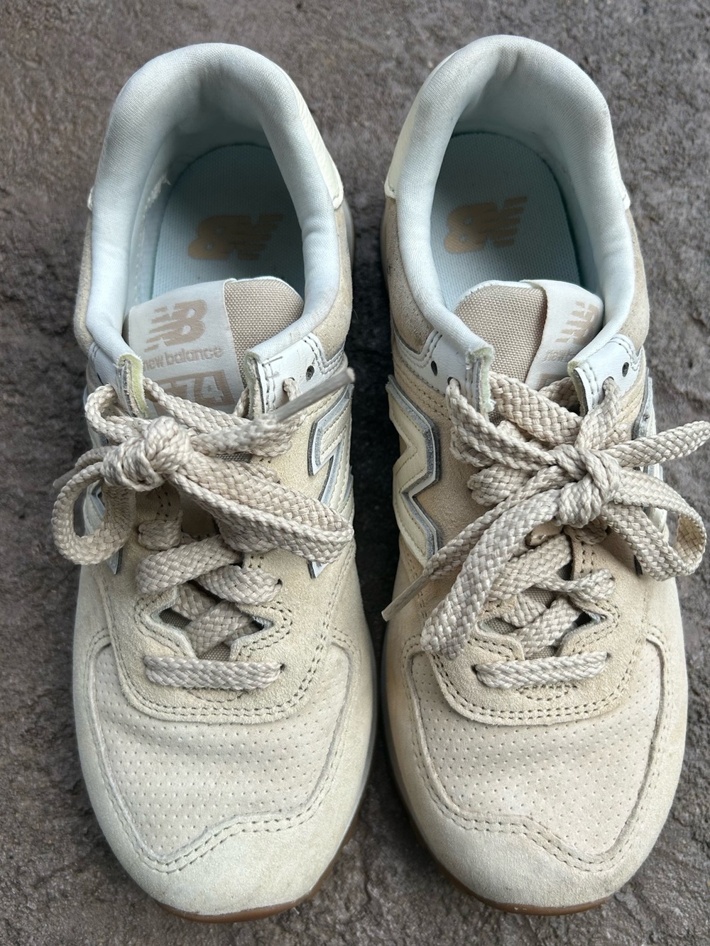 New Balance 574 Sneaker Beige & White
Womens 6.5 / Mens 5